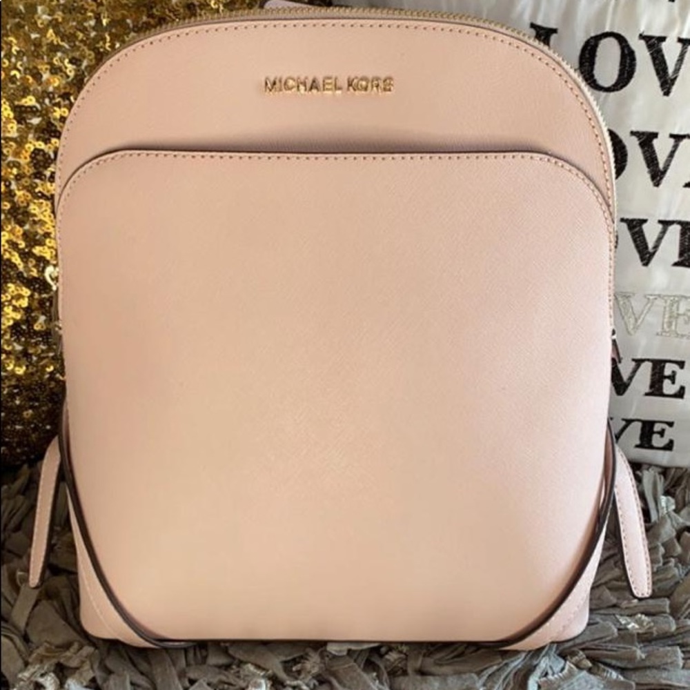 😍 New whit tag 🏷